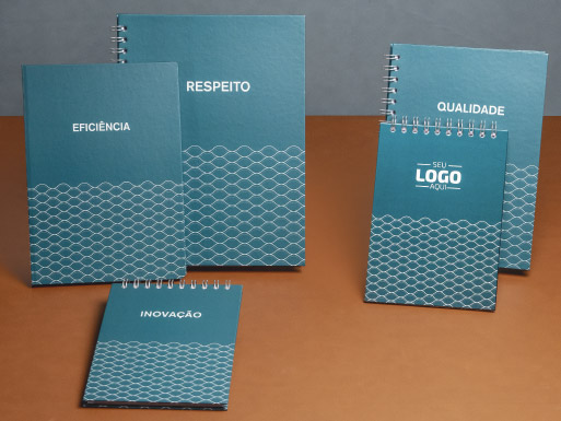 Cadernos em 4 tamanhos, diversas opções de acabamentos, personalizações, estilos de capas e layouts internos Cadernos em 4 tamanhos, diversas opções de acabamentos, personalizações, estilos de capas e layouts internos